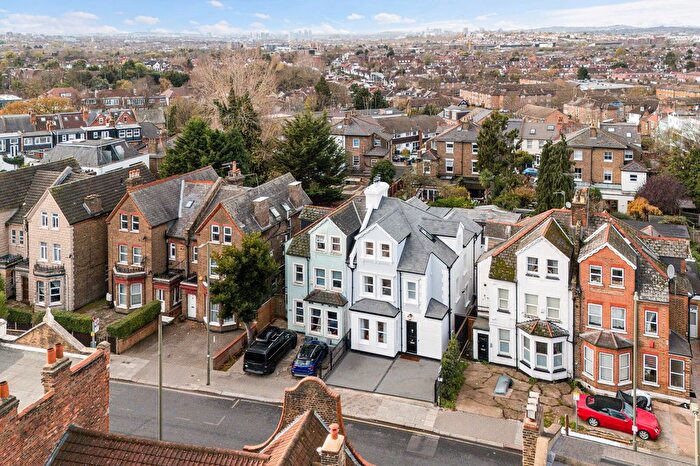 5 Bedroom Property For Sale In Finchley Road, London, NW2