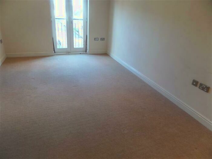 2 Bedroom Flat To Rent In Olsen Rise, Bunkers Hill, Lincoln, LN2