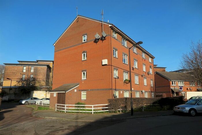 1 Bedroom Flat To Rent In Goodwin Close, London, SE16