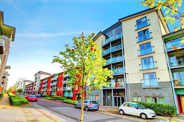 2 Bedroom Flat For Sale In Worsdell Drive, Gateshead, Tyne And Wear, NE8
