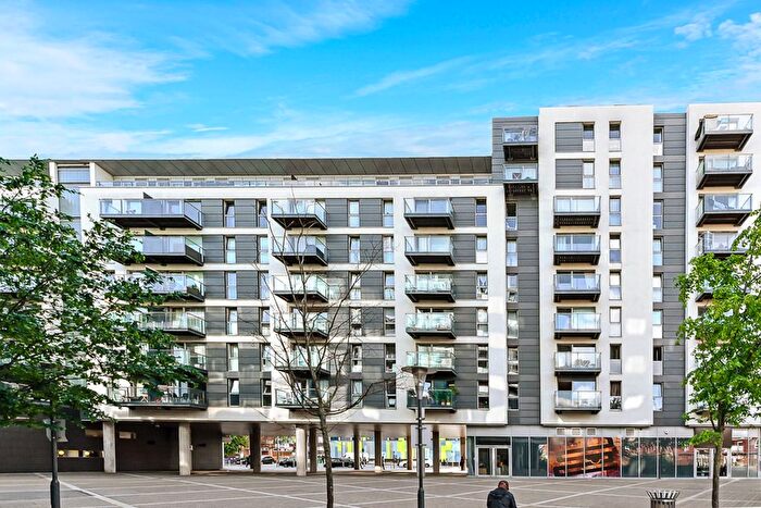 1 Bedroom Flat For Sale In Vantage Building, Station Approach, Hayes, UB3