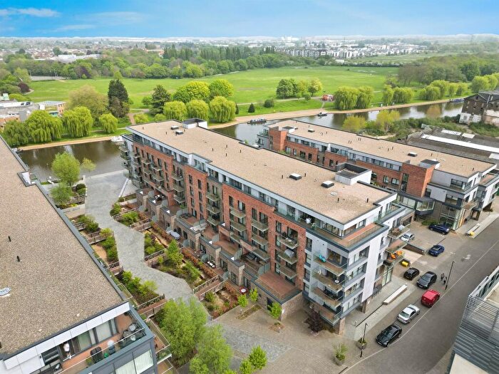 1 Bedroom Apartment For Sale In Merlin Drive, Fletton Quays, Peterborough, PE2
