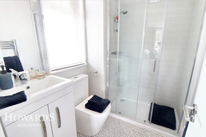 2 Bedroom Park Home For Sale In Belton Country Park Stepshort, Belton, NR31