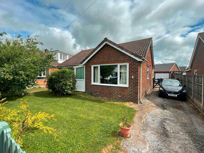 4 Bedroom Detached Bungalow For Sale In Birks Avenue, Millhouse Green, Sheffield, S36