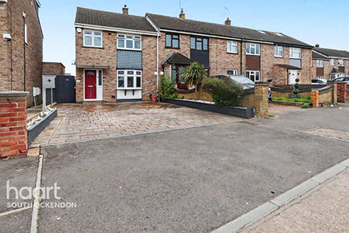 3 Bedroom End Of Terrace House For Sale In Dacre Crescent, Aveley, RM15