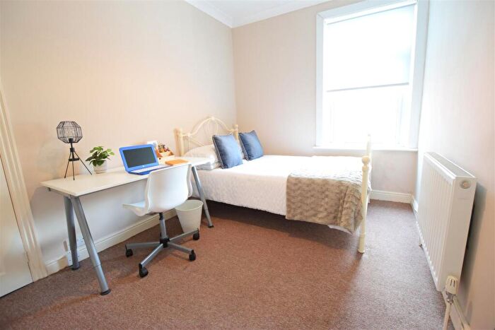 3 Bedroom Terraced House To Rent In Whitehall Grove - Student House - Available Now, LN1