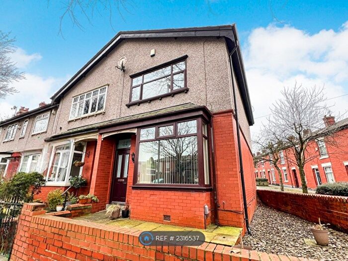 2 Bedroom Terraced House To Rent In Pilsworth Road, Rochdale, OL10