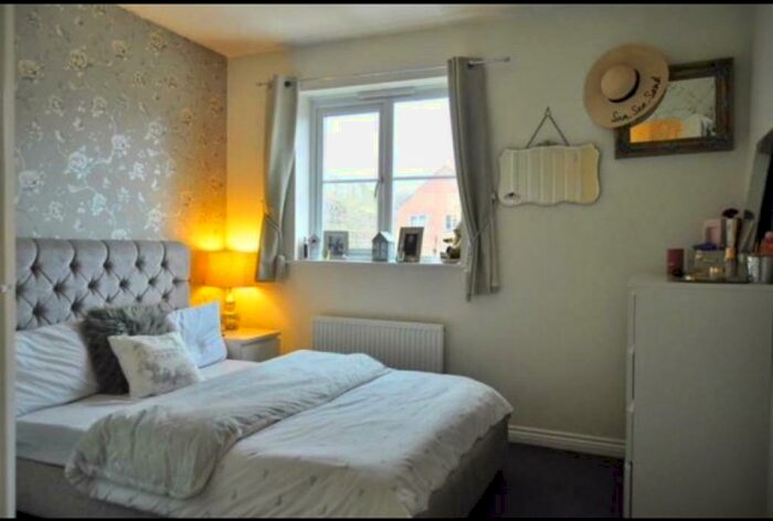 2 Bedroom Flat To Rent In Century Way, Halesowen, West Midlands, B63