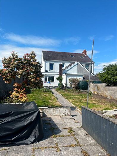 3 Bedroom Semi-Detached House To Rent In Heol Bryngwili, Cross Hands, Llanelli, SA14
