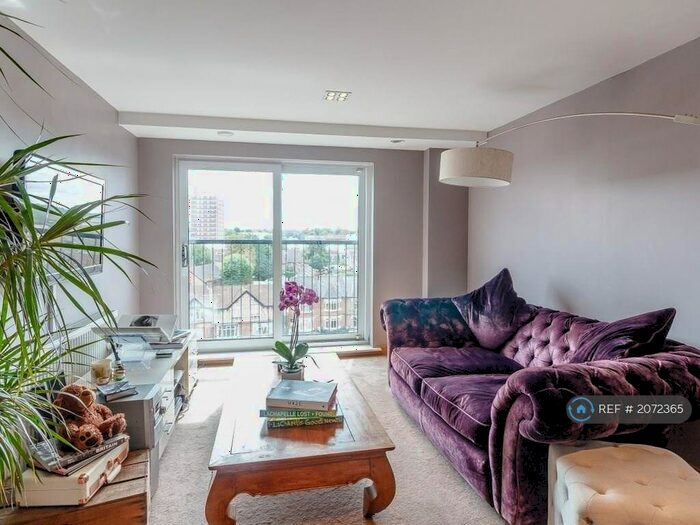 2 Bedroom Flat To Rent In Canon Court, Wallington, SM6