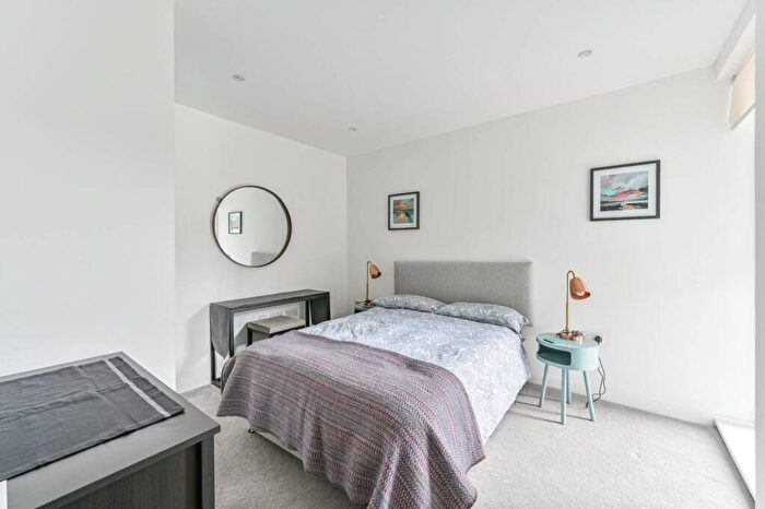 2 Bedroom Flat To Rent In Oldridge Road, Balham, London, SW12