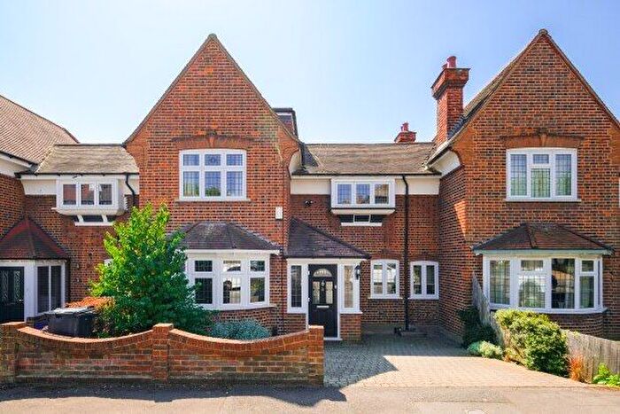 4 Bedroom Property To Rent In Warley Road, Woodford Green, IG8