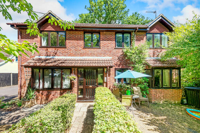 1 Bedroom Flat To Rent In Manor Court Fleet, GU52