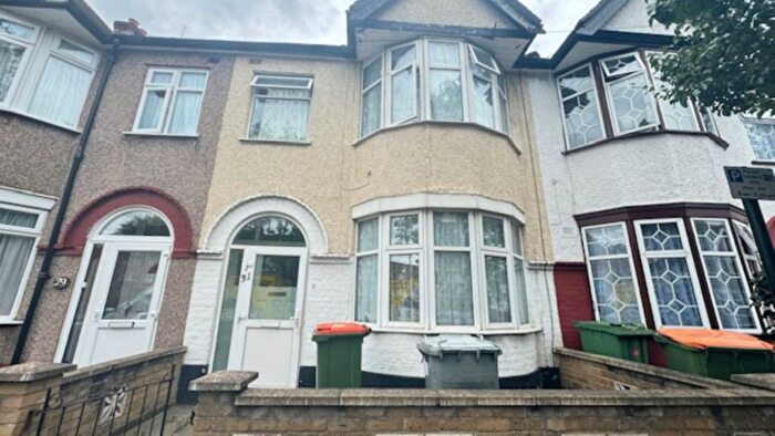 4 Bedroom Semi-Detached House To Rent In Park Avenue, East Ham, E6