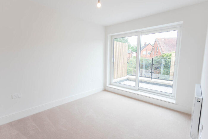 1 Bedroom Apartment For Sale In Highclere House, Kings Road, Sunninghill, Berkshire, SL5