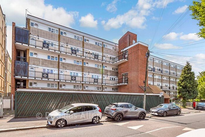2 Bedroom Maisonette For Sale In Capworth Street, Leyton, E10