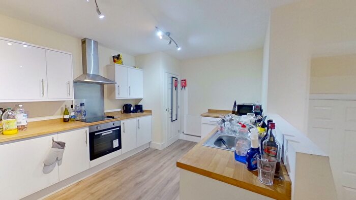 4 Bedroom Flat To Rent In Flat B, Newstead Grove, The Arboretum, Nottingham, NG1