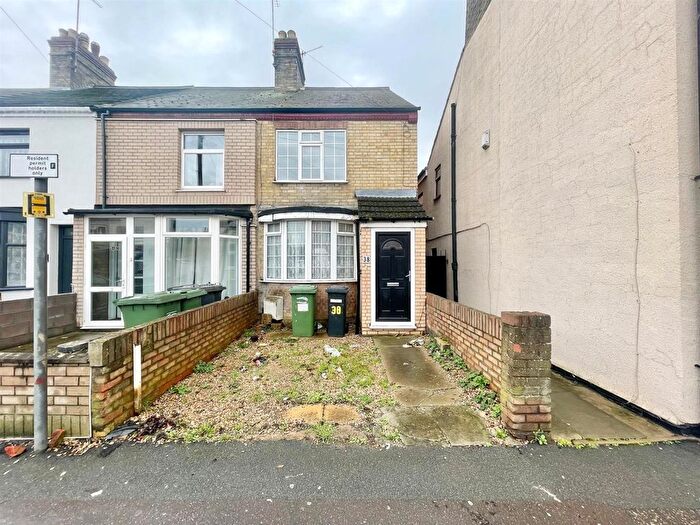 3 Bedroom End Terrace House For Sale In Padholme Road, Peterborough, PE1