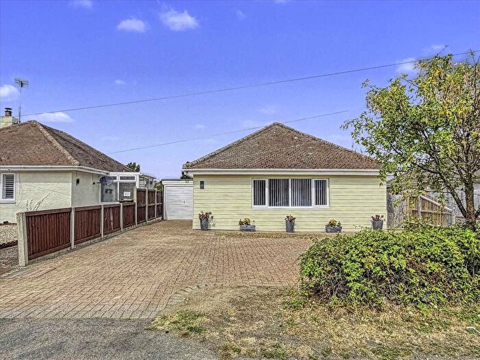 3 Bedroom Detached House For Sale In Walton Road, Walton On The Naze, CO14