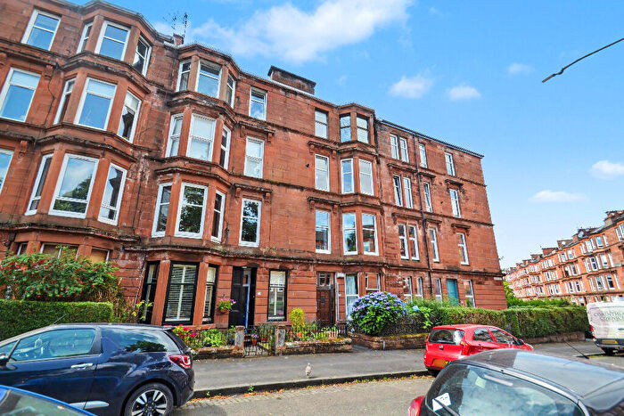2 Bedroom Apartment To Rent In Waverley Gardens, Shawlands, Glasgow, G41