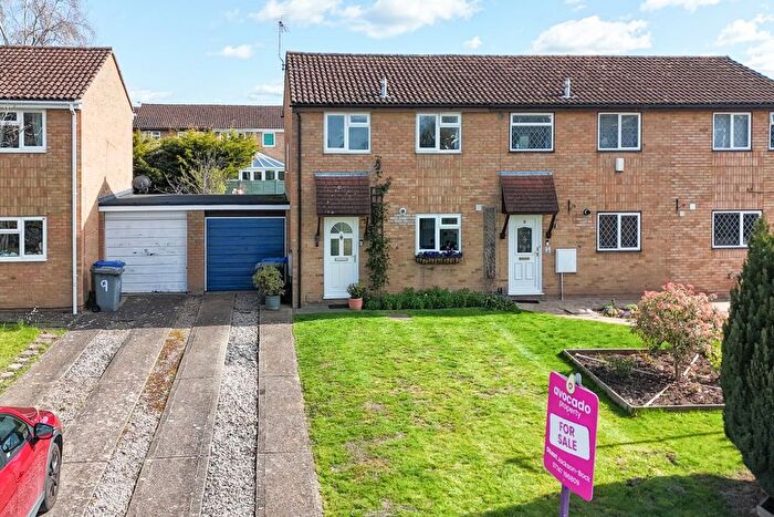 3 Bedroom Semi Detached House For Sale In Purssell Close, Maidenhead, Berkshire, SL6