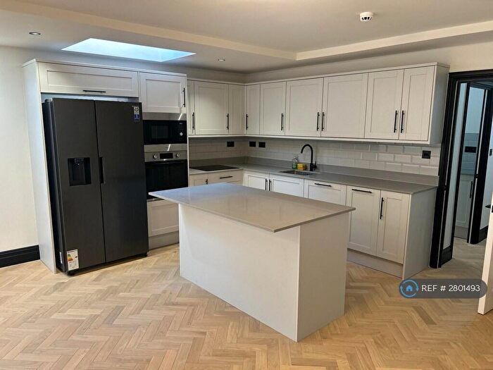 2 Bedroom Flat To Rent In London, London, NW2