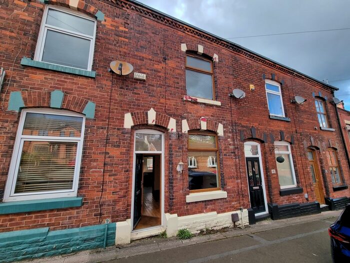 3 Bedroom Terraced House To Rent In Lord Street, Stalybridge, SK15
