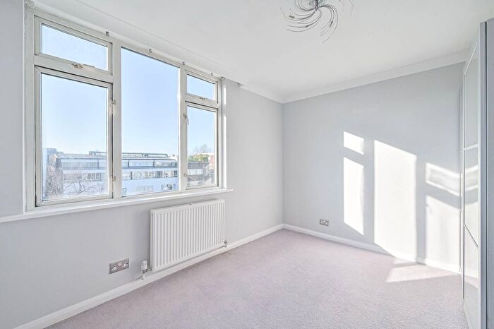 2 Bedroom Flat For Sale In Haverstock Hill, Hampstead, London, NW3