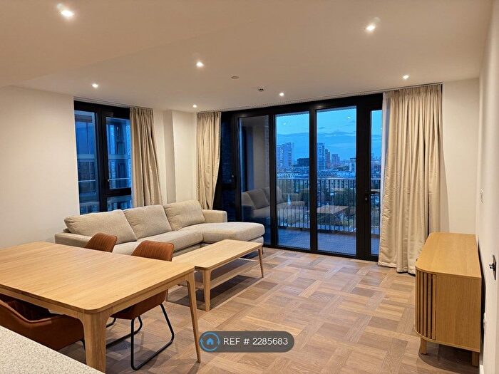 2 Bedroom Flat To Rent In Merino Gardens, London, E1W