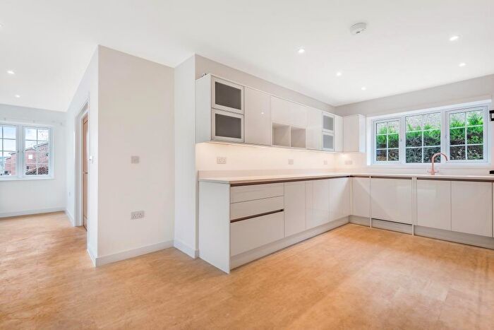 5 Bedroom Detached House To Rent In Henley On Thames, Oxfordshire, RG9