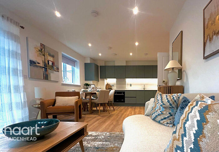 1 Bedroom Apartment For Sale In Aspen Road, High Wycombe, HP10