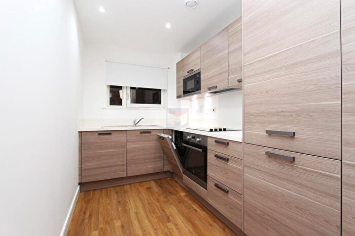 1 Bedroom Apartment To Rent In Blondin Way, London, SE16