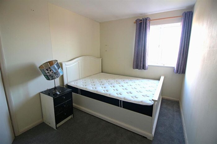 3 Bedroom Terraced House For Sale In Beatrice Gardens, Saltash, PL12