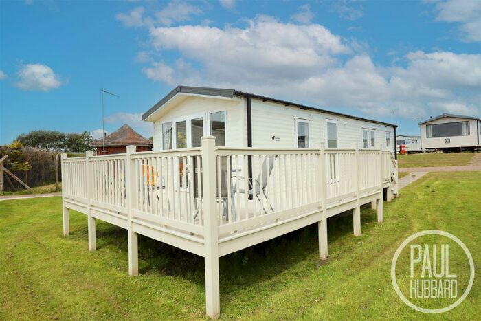 3 Bedroom Chalet For Sale In Drifters Way, Kessingland, NR33