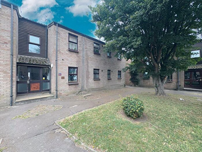 1 Bedroom Flat To Rent In Gloucester Court, Dock Road, Tilbury, RM18