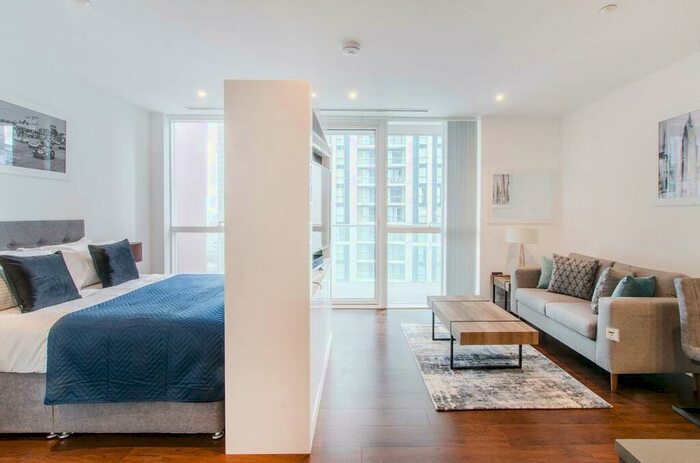 Studio To Rent In Maine Tower, Tower Hamlets, London, E14