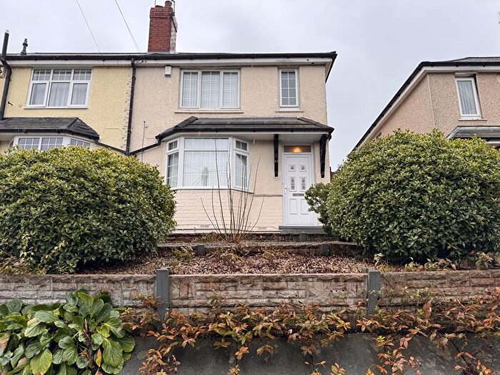 3 Bedroom End Of Terrace House To Rent In Cupfields Avenue, Tipton, West Midlands, DY4