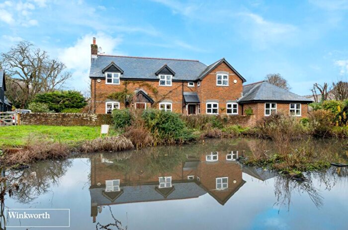 3 Bedroom Semi-Detached House For Sale In Farleigh Road, Cliddesden, Basingstoke, Hampshire, RG25