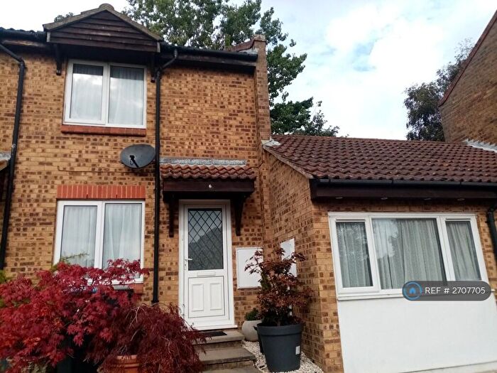 3 Bedroom Semi-Detached House To Rent In Curlinge Court, Ramsgate, CT11