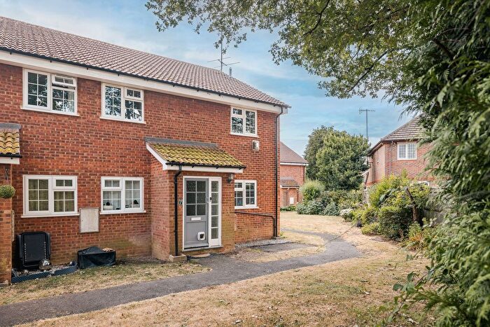 2 Bedroom Maisonette For Sale In Station Road, Lingfield, RH7
