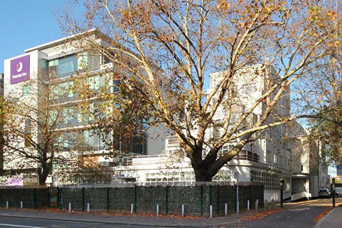 1 Bedroom Flat To Rent In Uxbridge Road, W5