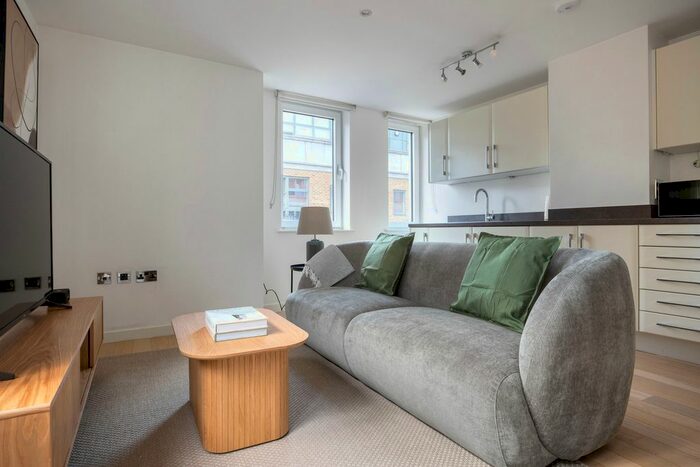 2 Bedroom Flat To Rent In Old Street, London, N1