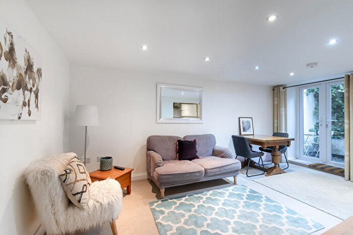 1 Bedroom Apartment To Rent In Gloucester Place, Cheltenham, GL52