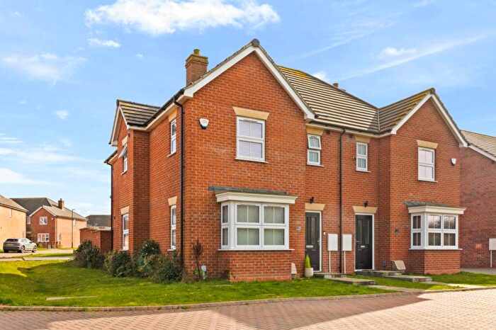 3 Bedroom Semi Detached House For Sale In Baatsfjord Close, New Waltham, Grimsby, DN36