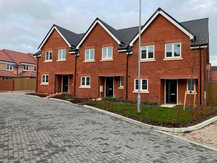 4 Bedroom Terraced House To Rent In Corden Place, Codmore Hill, Pulborough, RH20