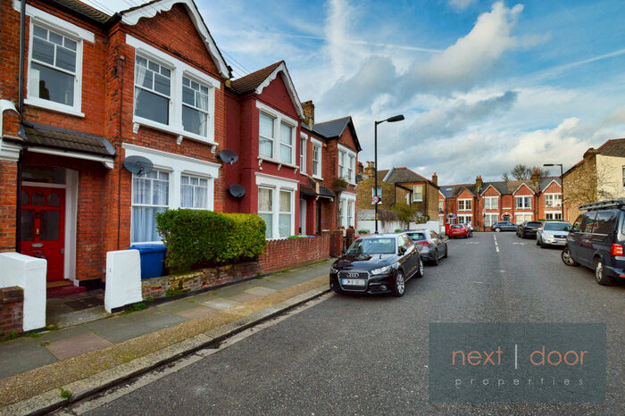 2 Bedroom Apartment To Rent In Somerton Road, Peckham Rye, SE15