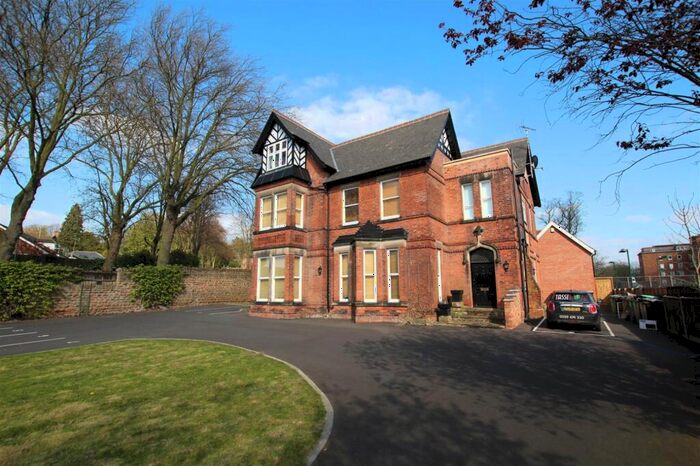 2 Bedroom Flat To Rent In Magdala Road, Nottingham, Nottinghamshire, NG3