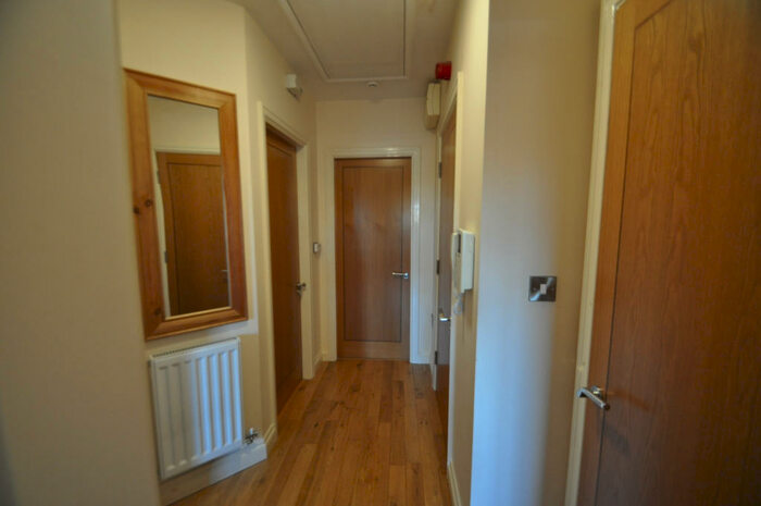2 Bedroom Apartment For Sale In Tower Park Mews, Hull, HU8