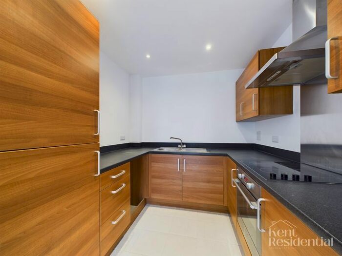 1 Bedroom Flat To Rent In Great Stour Mews, Canterbury, CT1