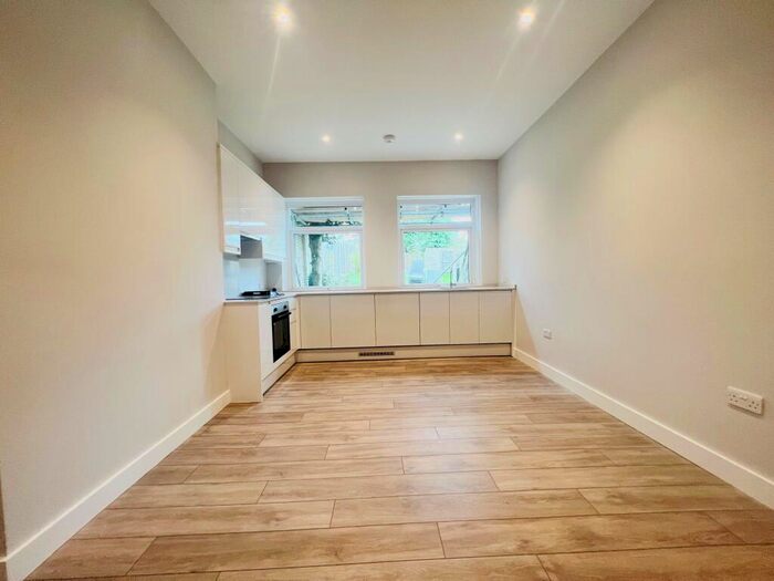 1 Bedroom Apartment To Rent In Birdhurst Road, South Croydon, CR2